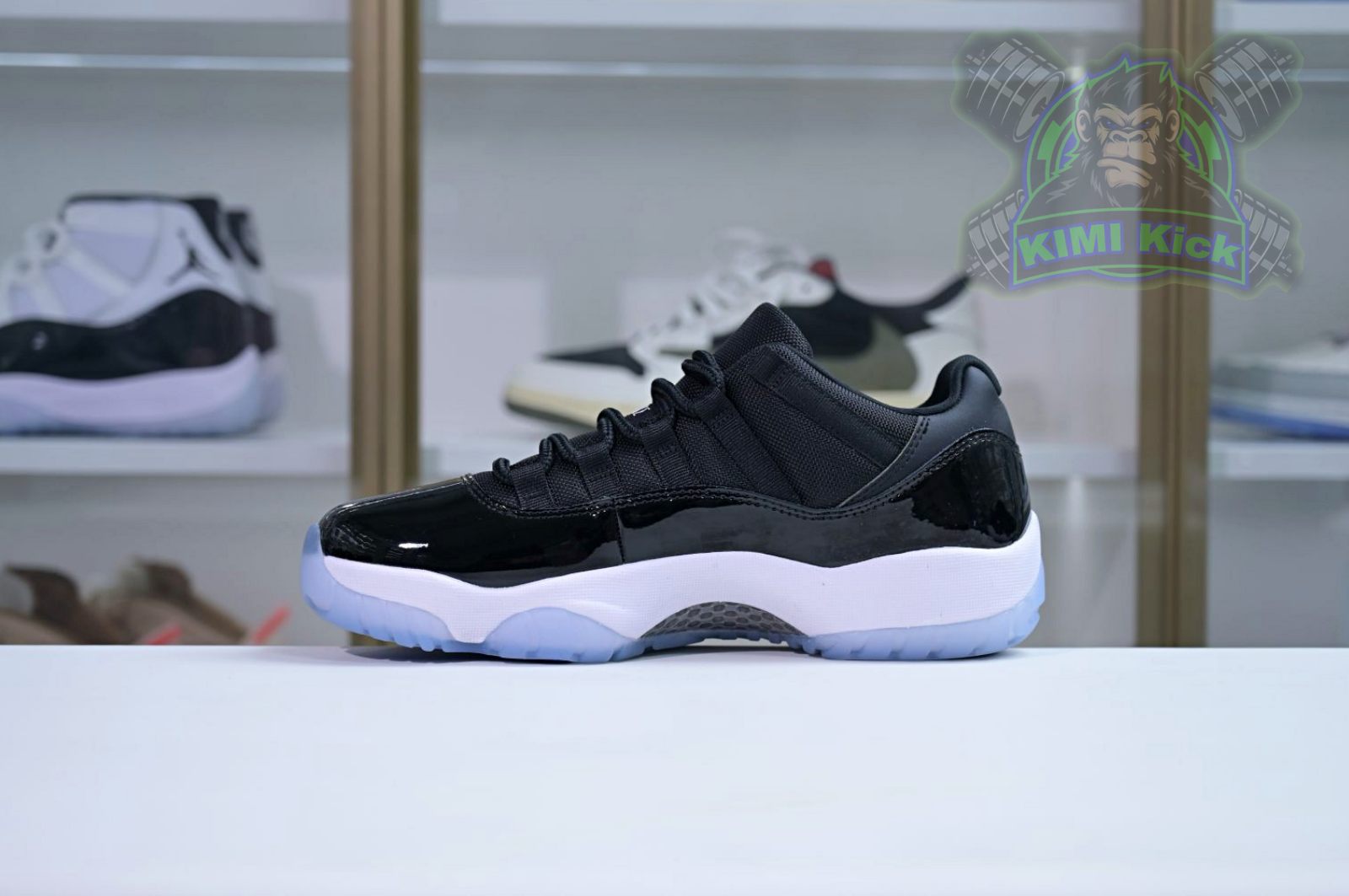 Air Jordan 11 Low
