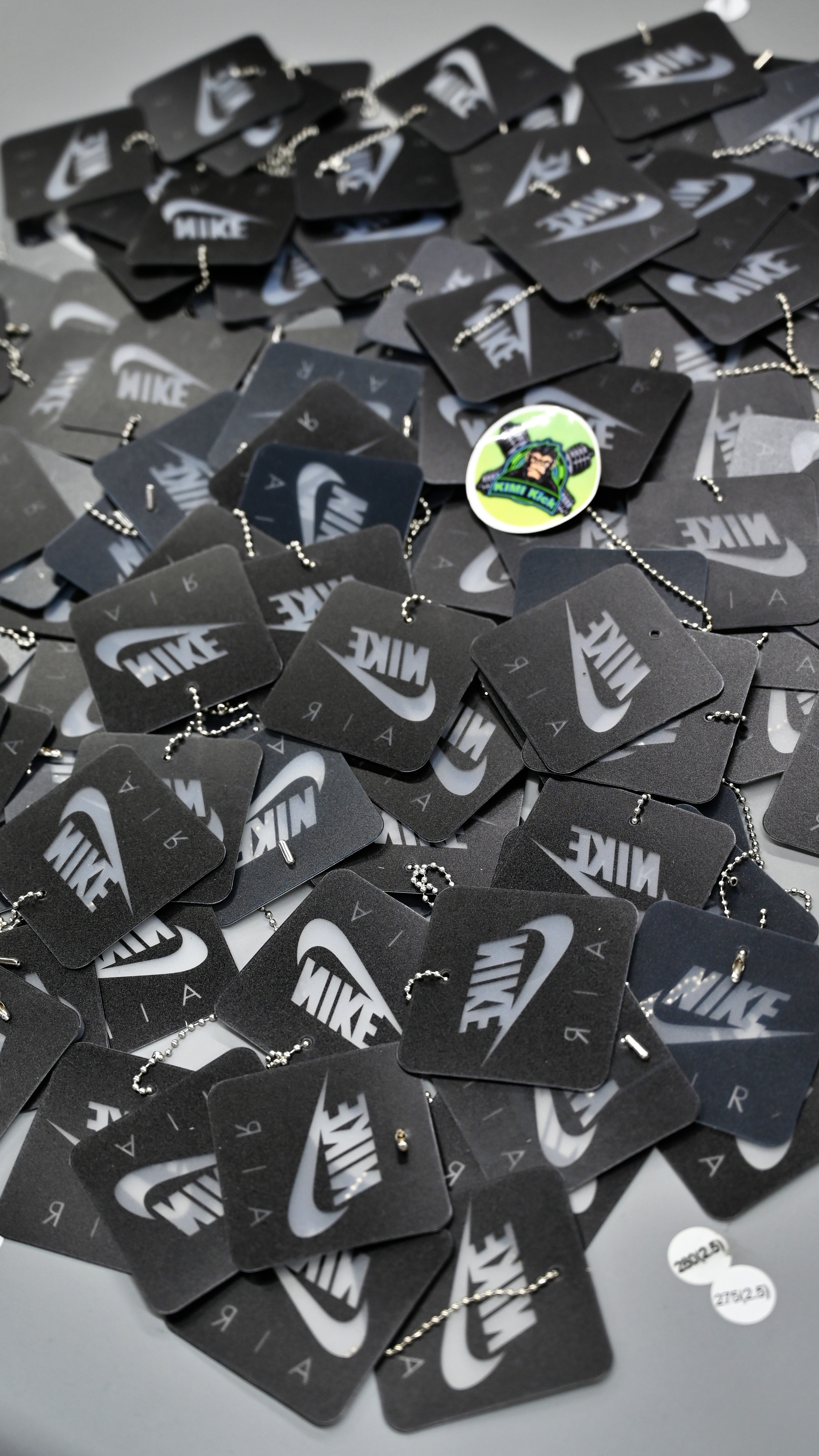 Do you know which sneakers tag this is？