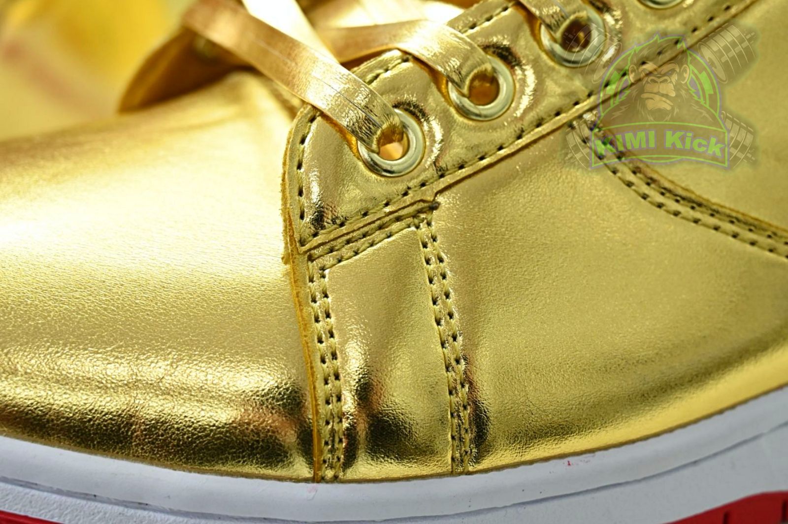 Never Surrender Trump sneakers MAGA.1