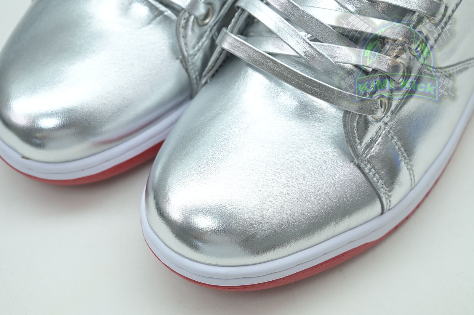 Never Surrender Trump sneakers MAGA.1