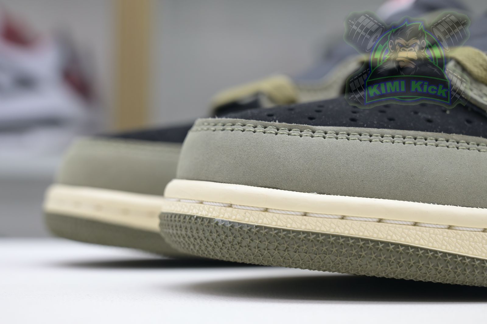 Travis Scott x Jordan Air Jordan 1 Low OG 7.0