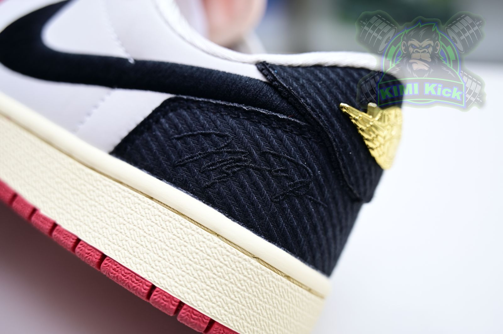 Trophy Room x Jordan Air Jordan 1 Low OG “Away”