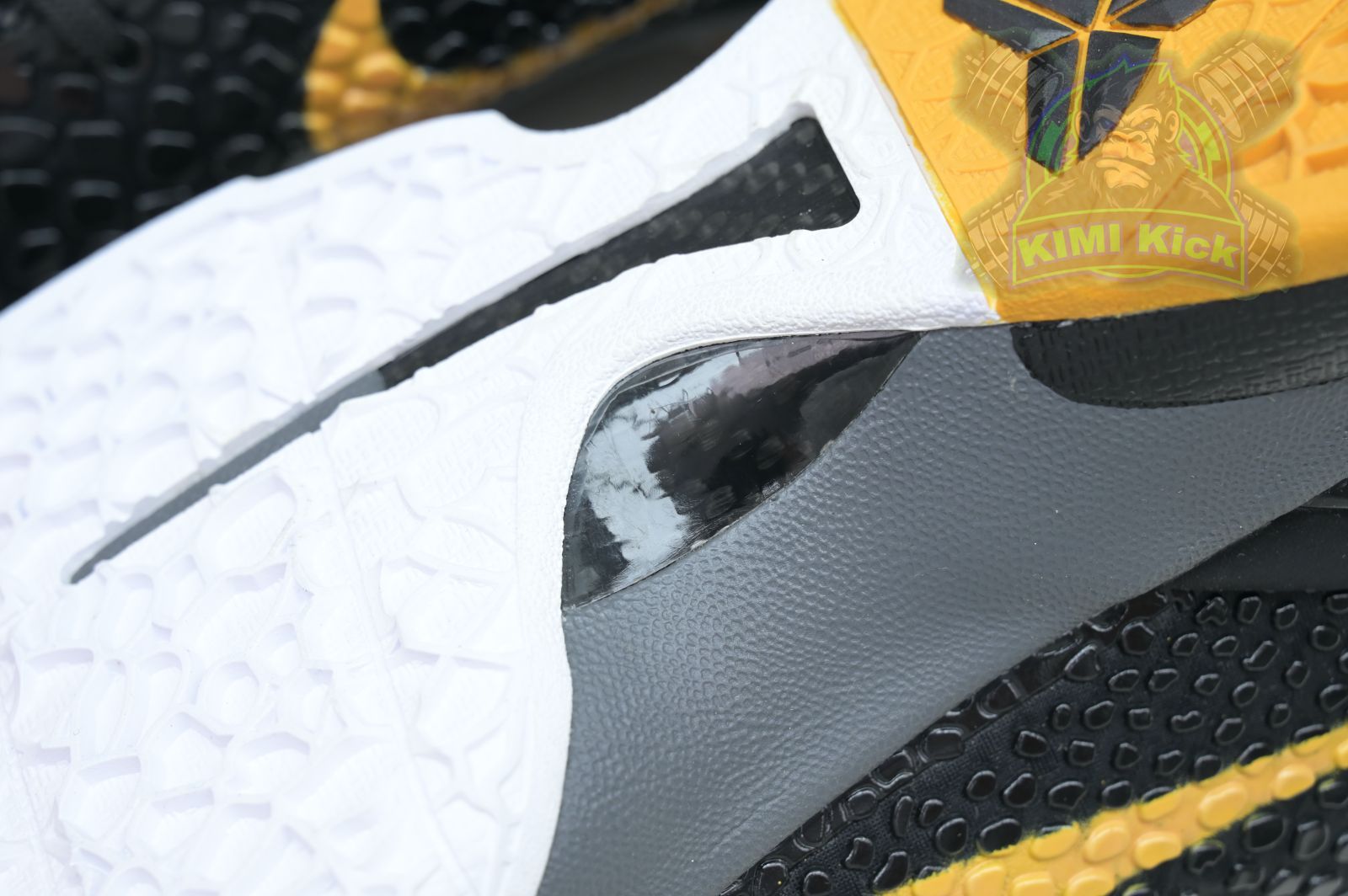 Nike Zoom Kobe 6 Black Del Sol