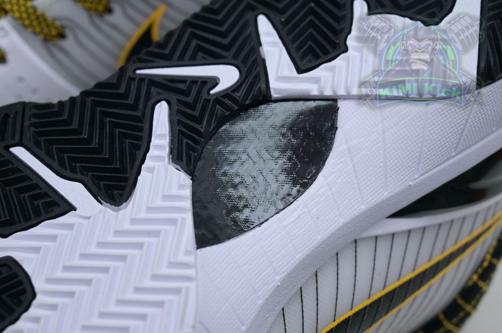 Nike Zoom Kobe 4 Protro 