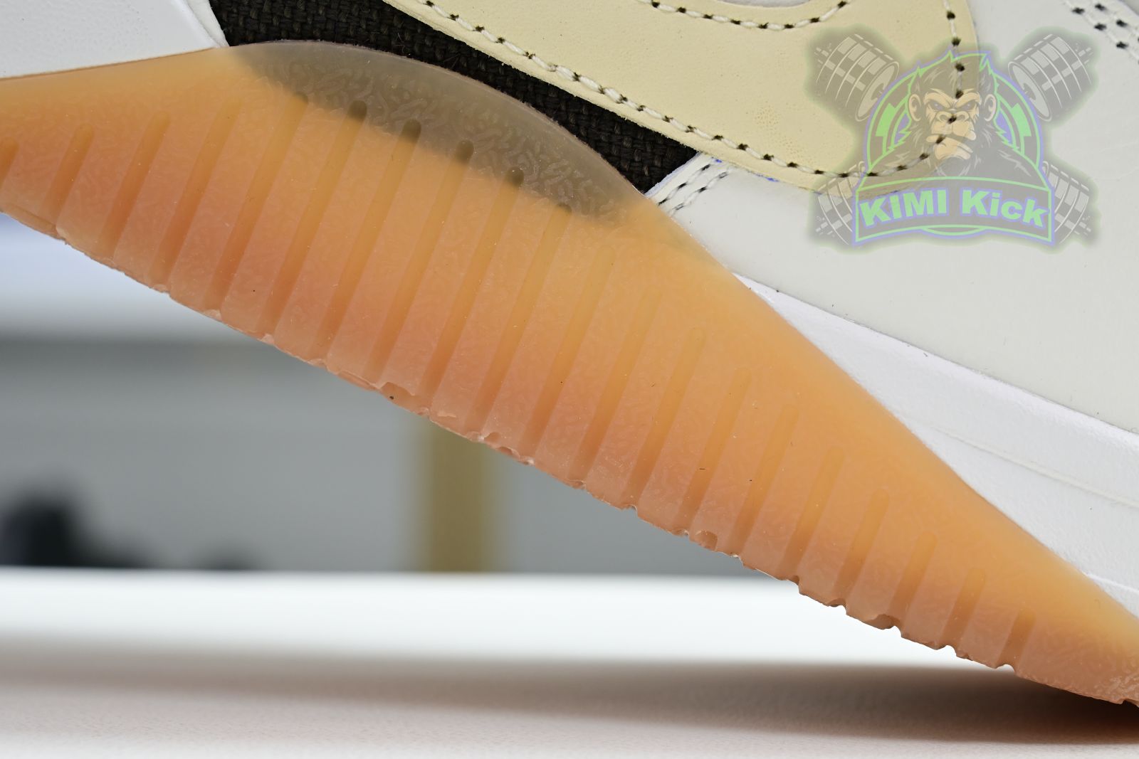 Travis Scott x Jordan Executive The Check