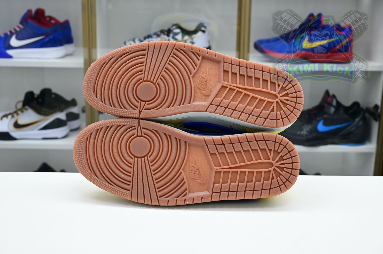 Travis Scott x Jordan Air Jordan 1 Low Canary