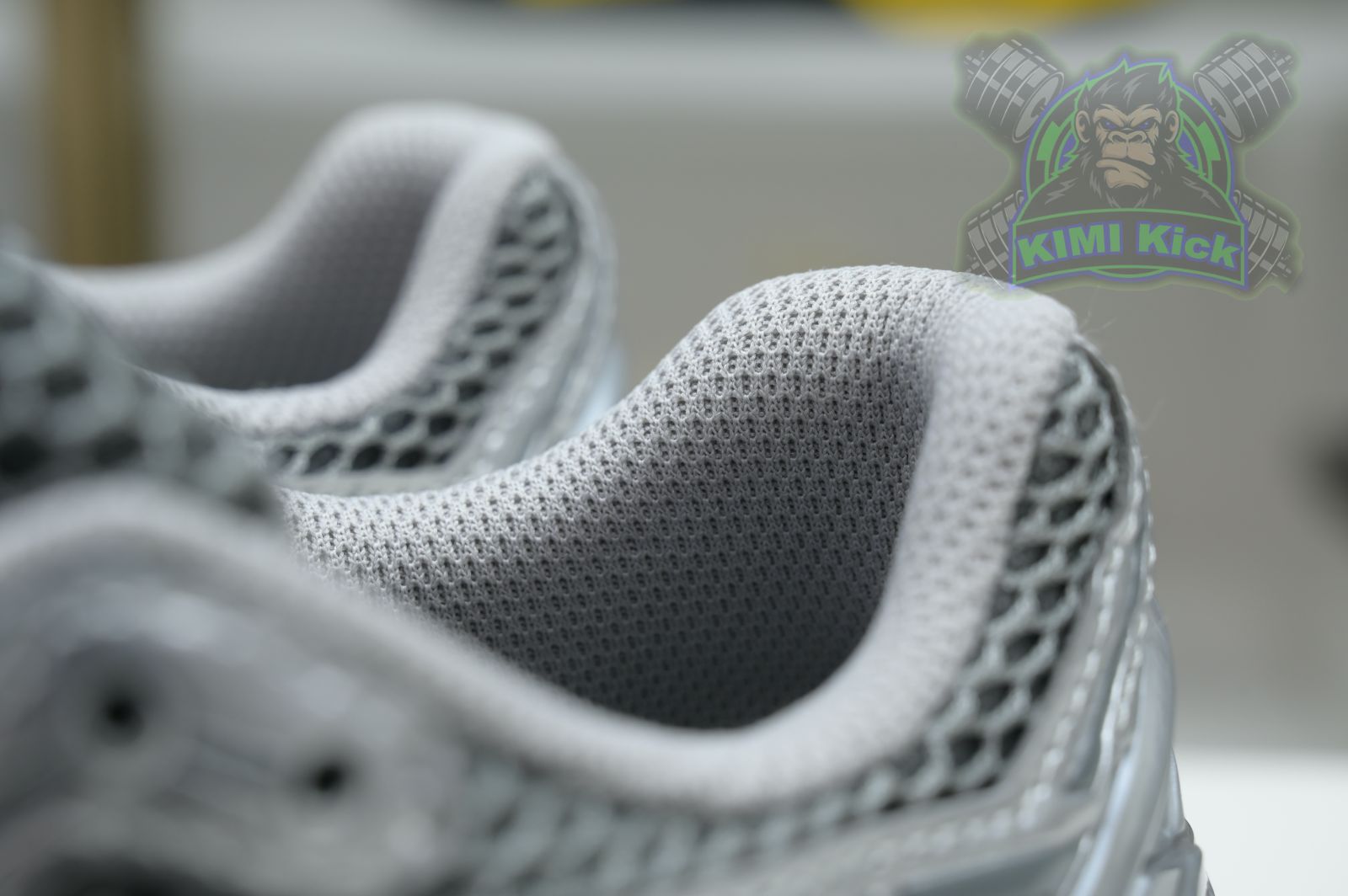 New Balance NB 1906R Y2K