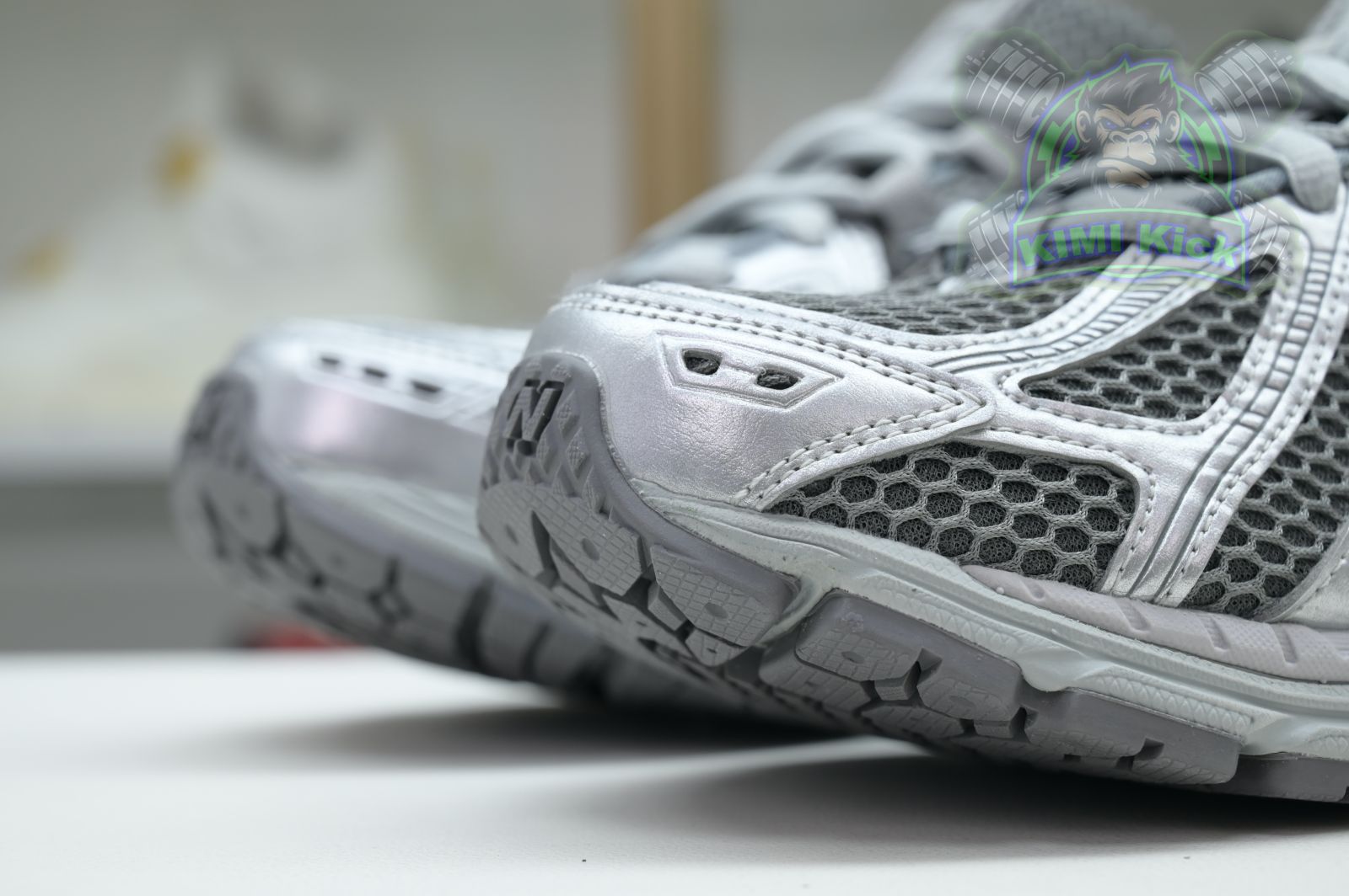 New Balance NB 1906R Y2K