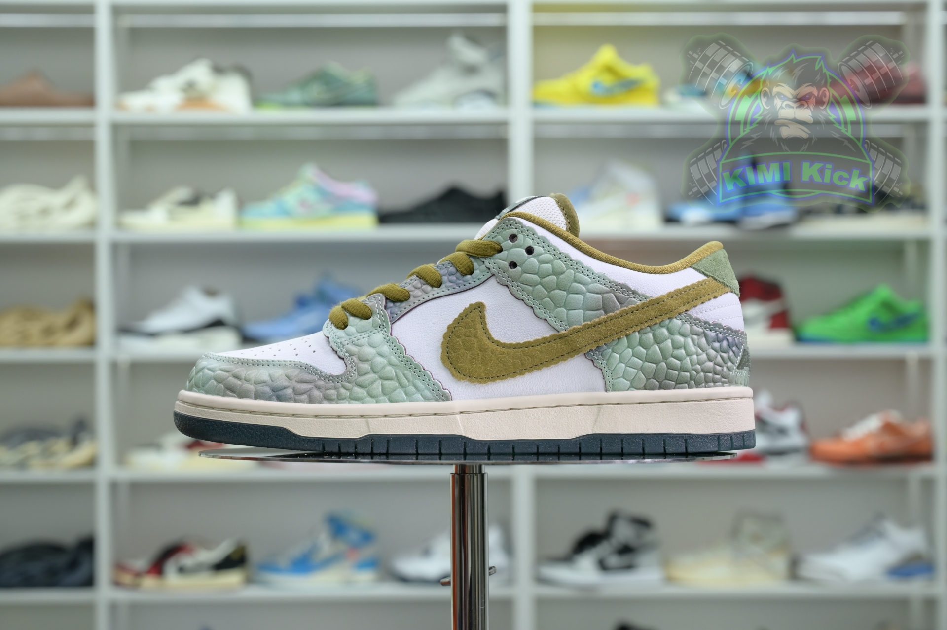 Alexis Sablone x Nike Dunk SB Low