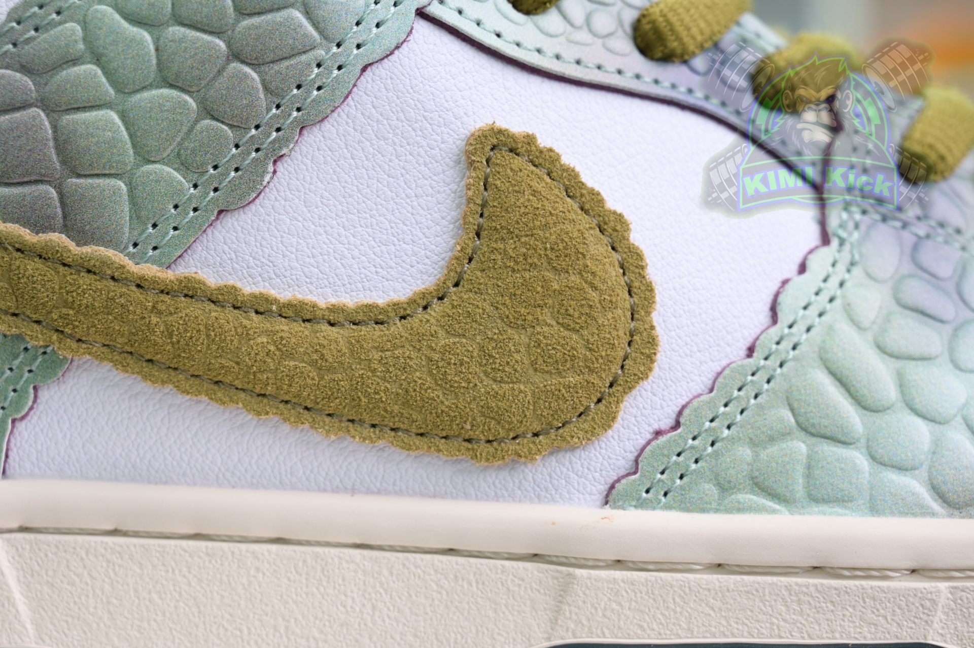 Alexis Sablone x Nike Dunk SB Low