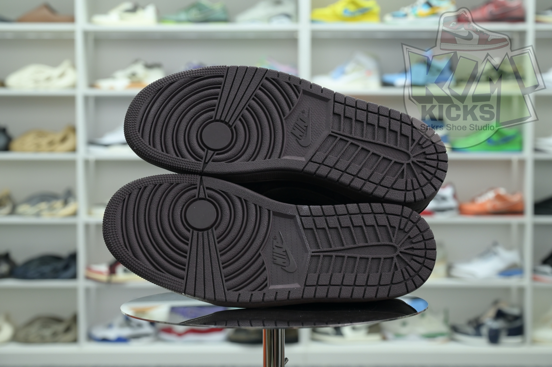 Travis Scott x Jordan Air Jordan 1 Low OG“Velvet Brown”