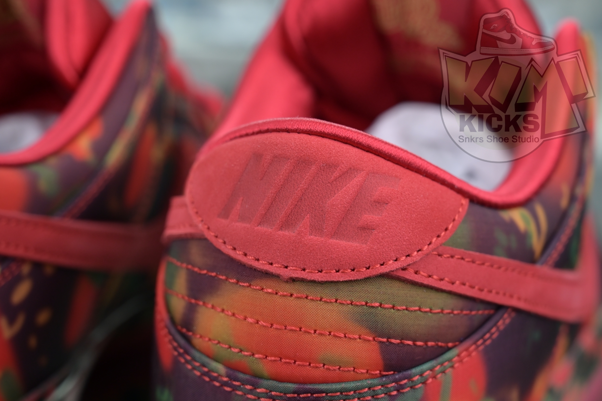 The Wizard of Oz x Nike SBDunk Low“Ruby Slipper”