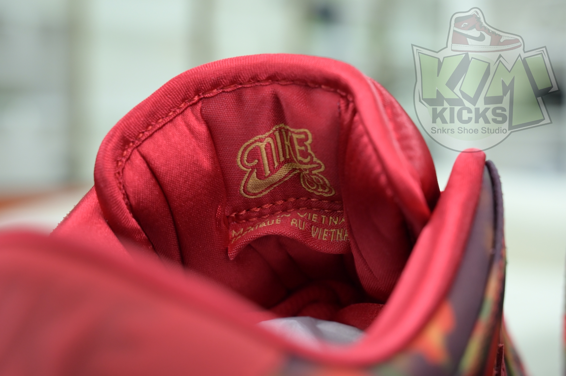 The Wizard of Oz x Nike SBDunk Low“Ruby Slipper”