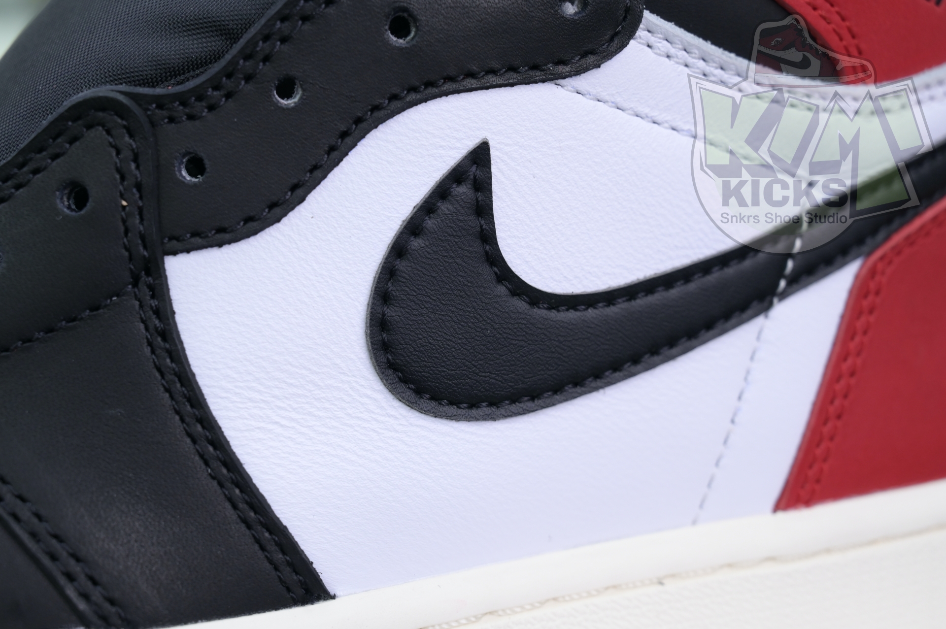 Jordan Air Jordan 1High OG“Black Toe Reimagined”