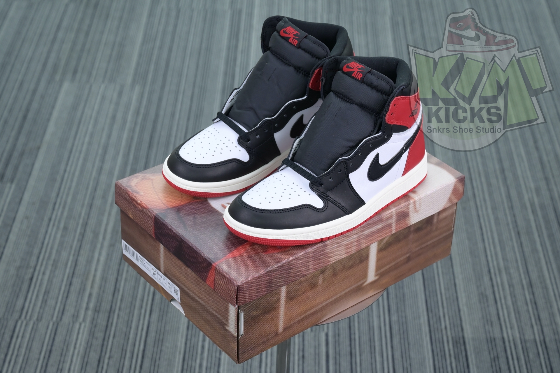Jordan Air Jordan 1High OG“Black Toe Reimagined”