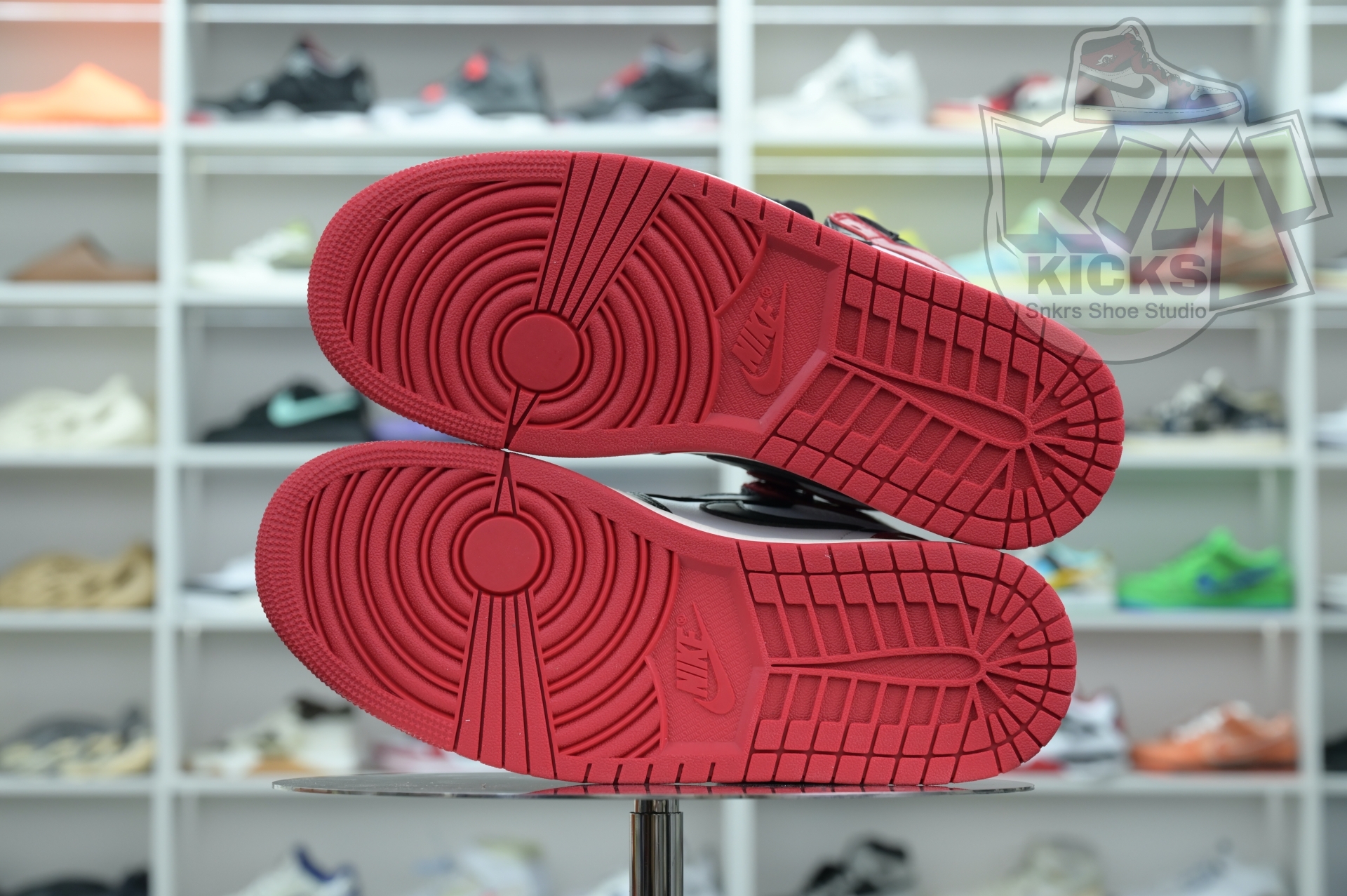 Jordan Air Jordan 1High OG“Black Toe Reimagined”