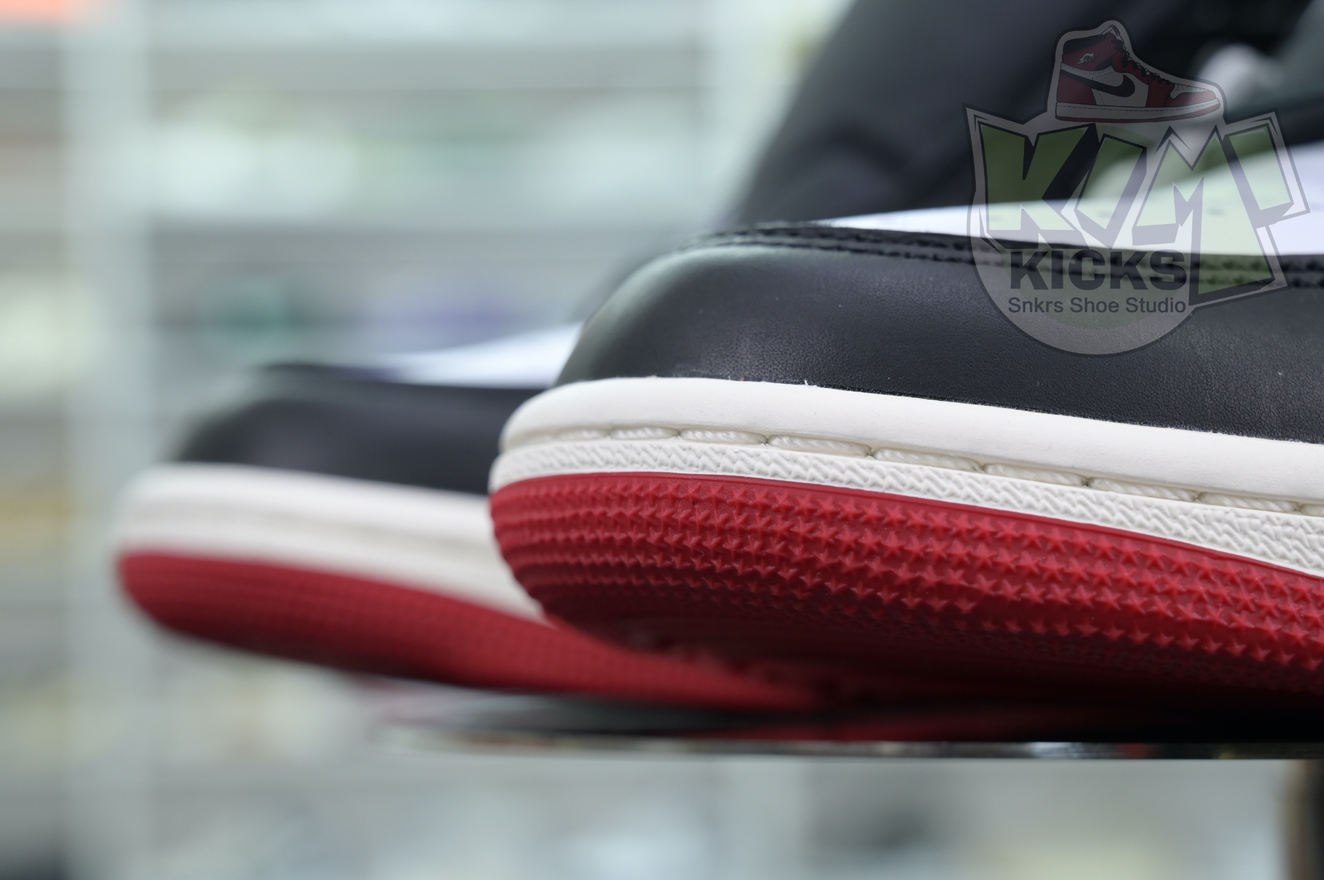 Jordan Air Jordan 1High OG“Black Toe Reimagined”