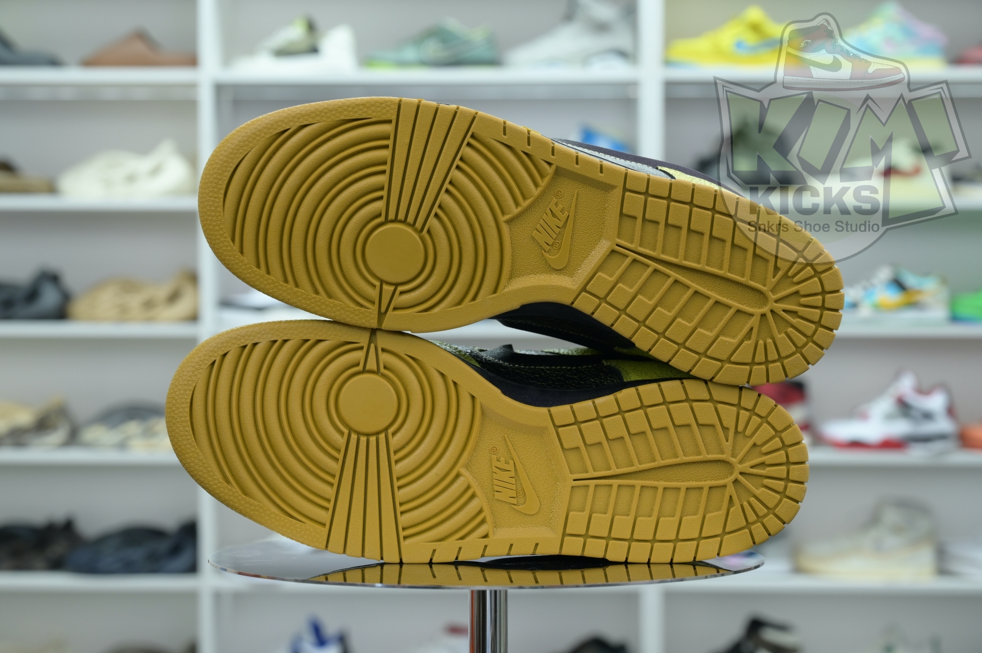 Nike Dunk Low“Halloween”