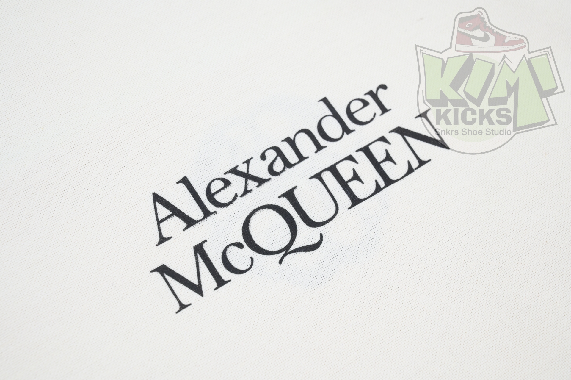 ALXNDER MC MCQUE*N