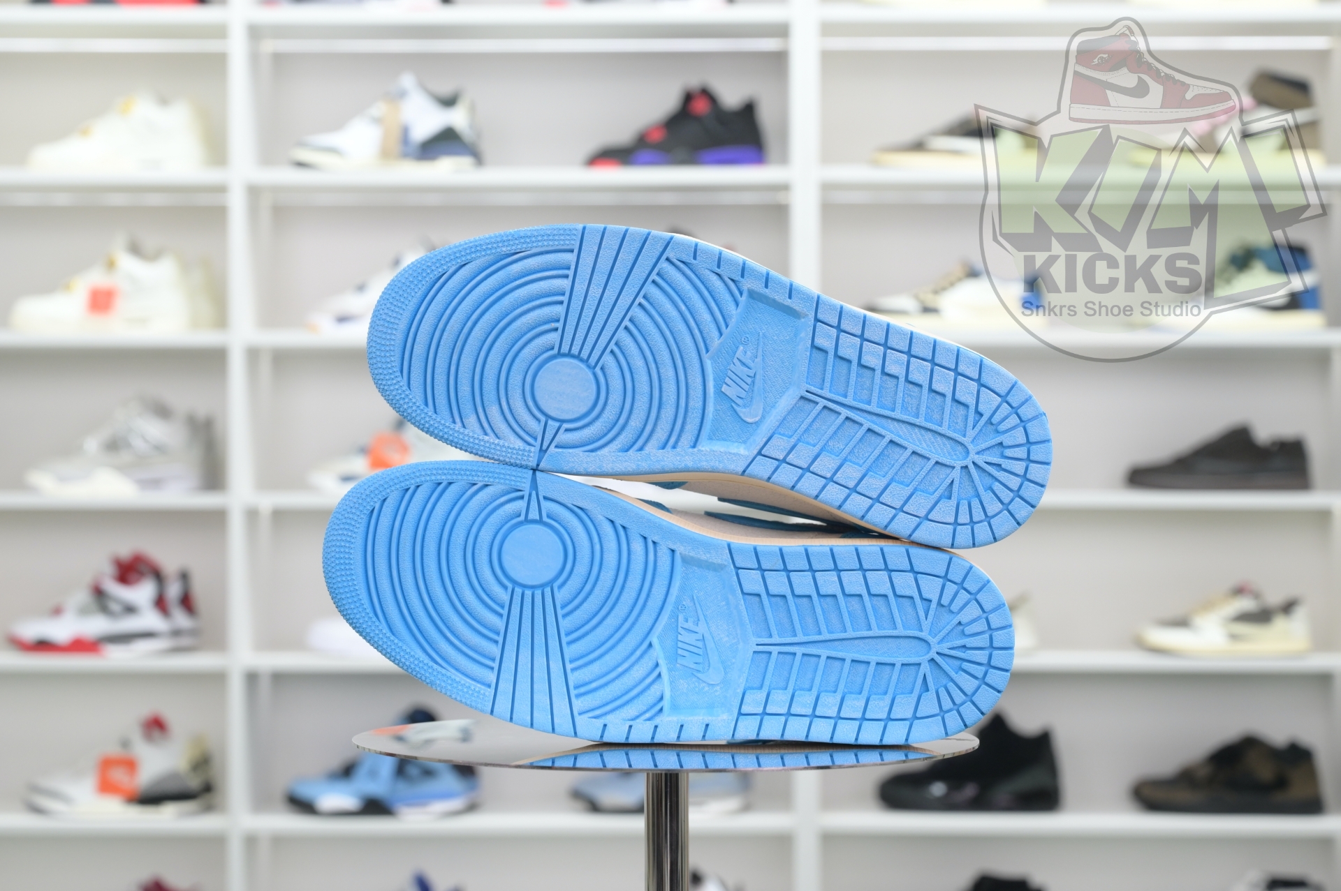 Air Jordan 1 High OG“UNC Reimagined”