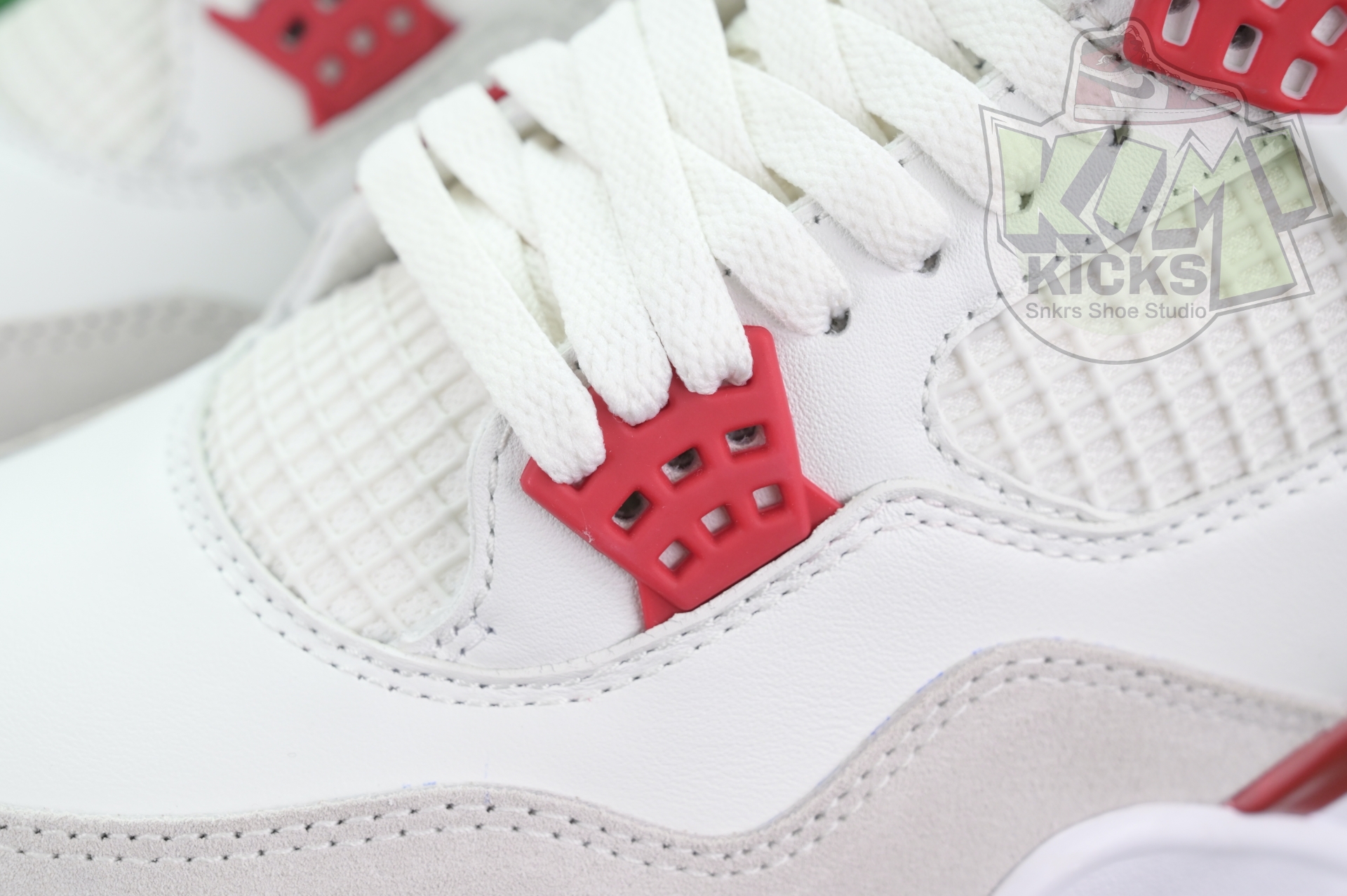Nike SB x Jordan Air Jordan4“Varsity Red”