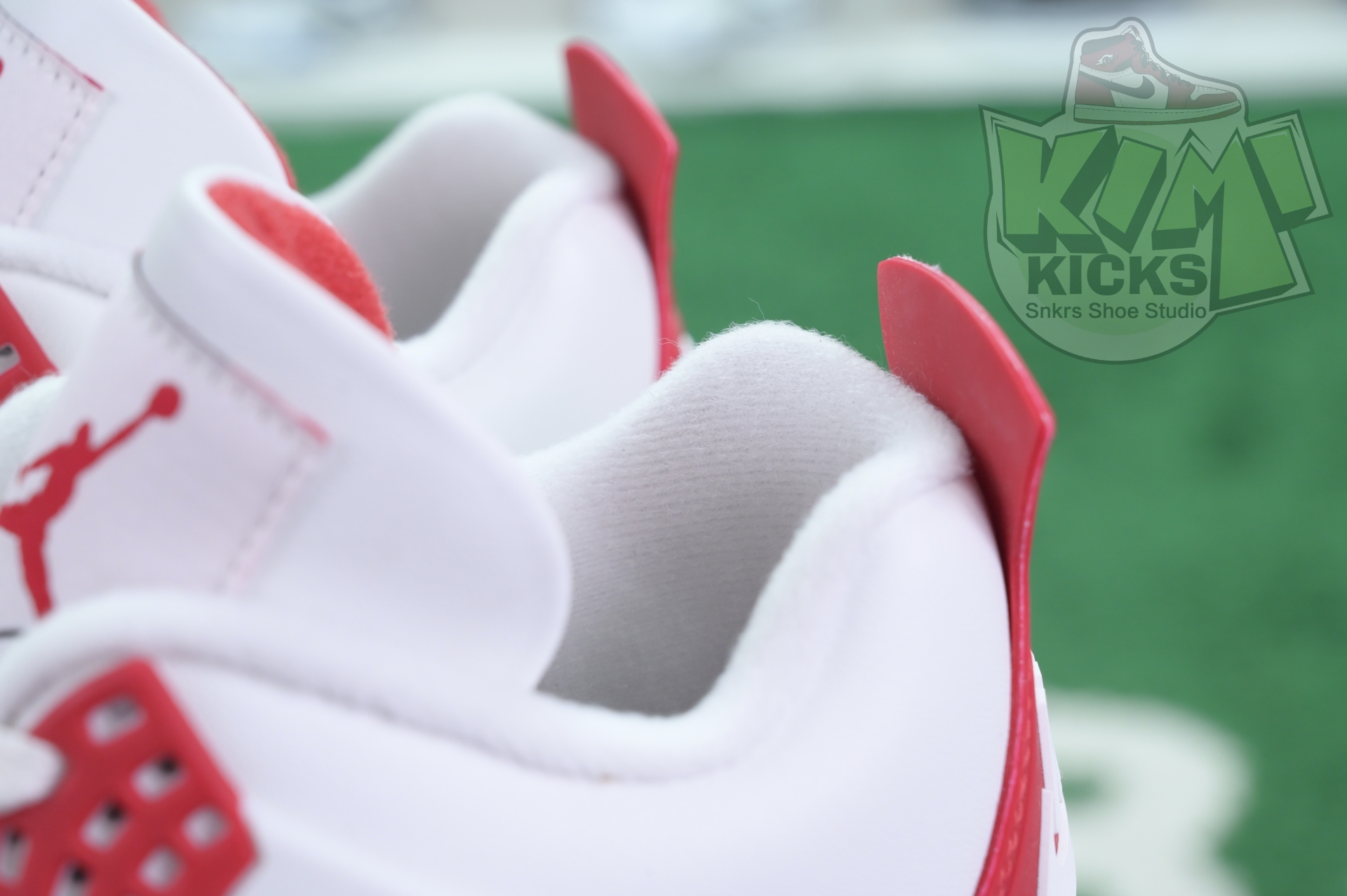 Nike SB x Jordan Air Jordan4“Varsity Red”