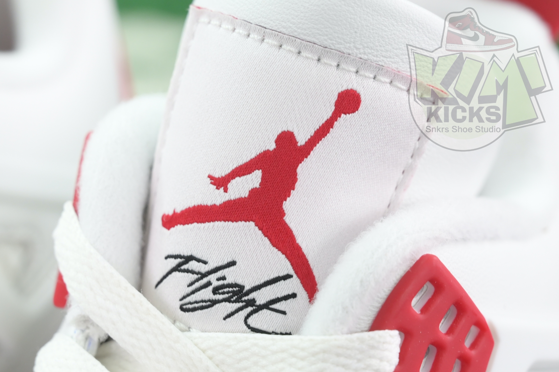 Nike SB x Jordan Air Jordan4“Varsity Red”