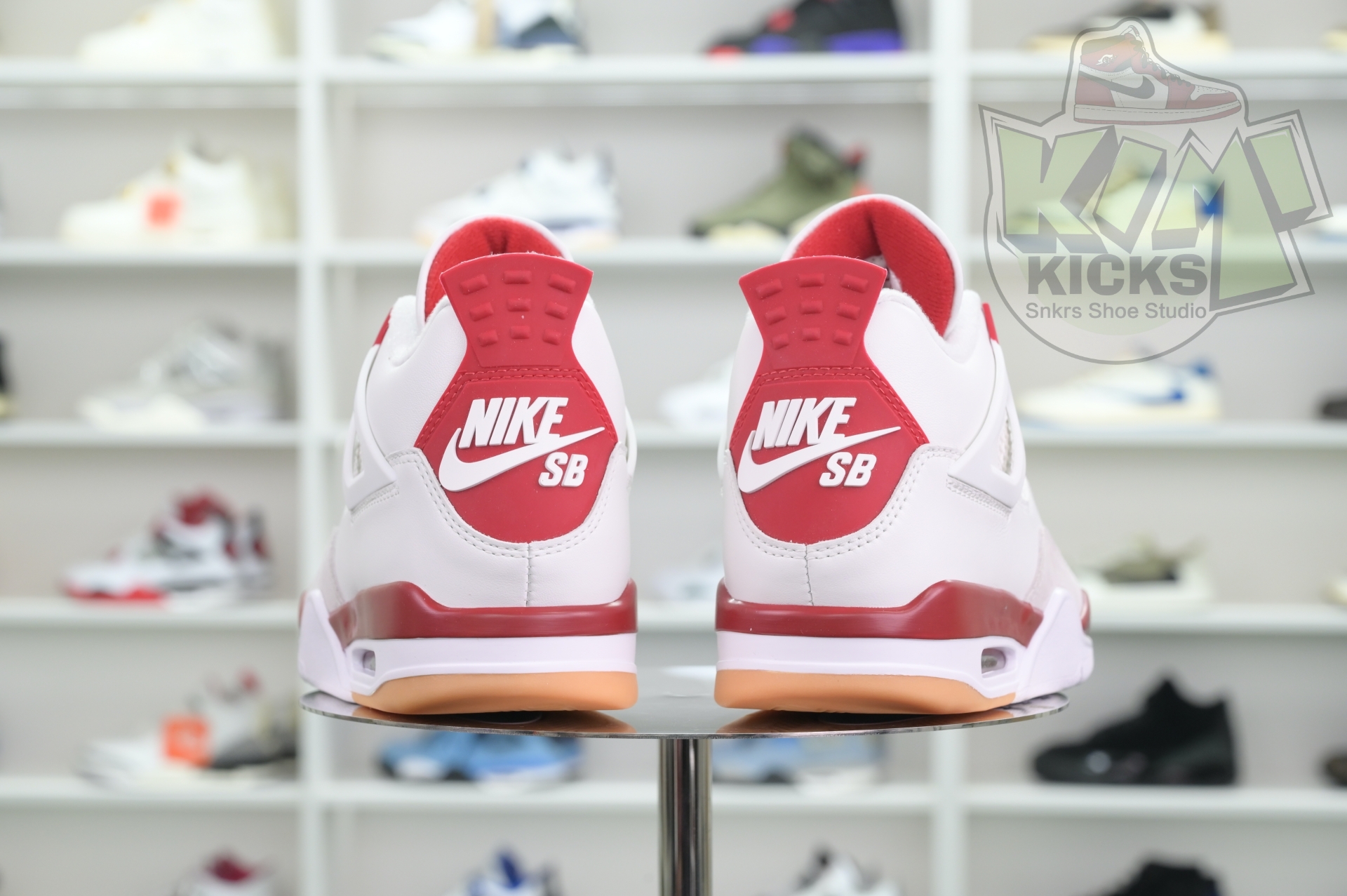 Nike SB x Jordan Air Jordan4“Varsity Red”
