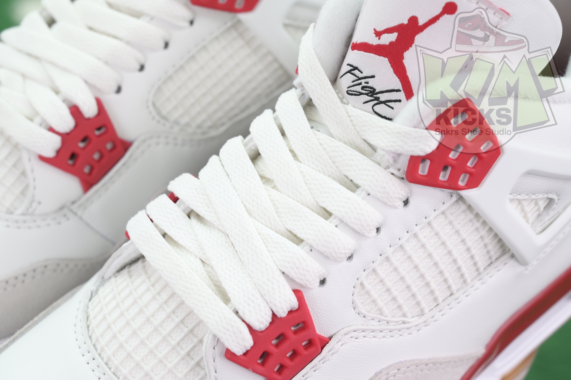 Nike SB x Jordan Air Jordan4“Varsity Red”