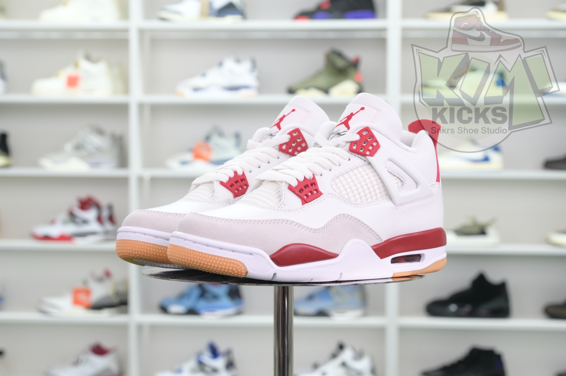 Nike SB x Jordan Air Jordan4“Varsity Red”