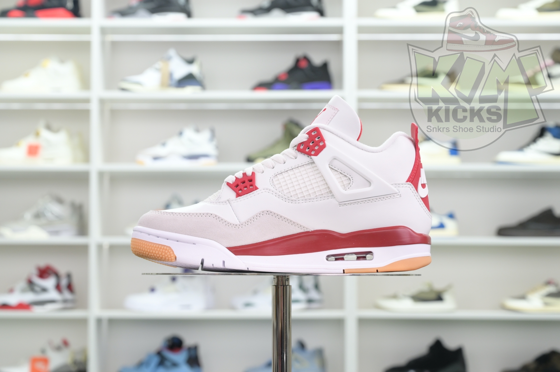 Nike SB x Jordan Air Jordan4“Varsity Red”