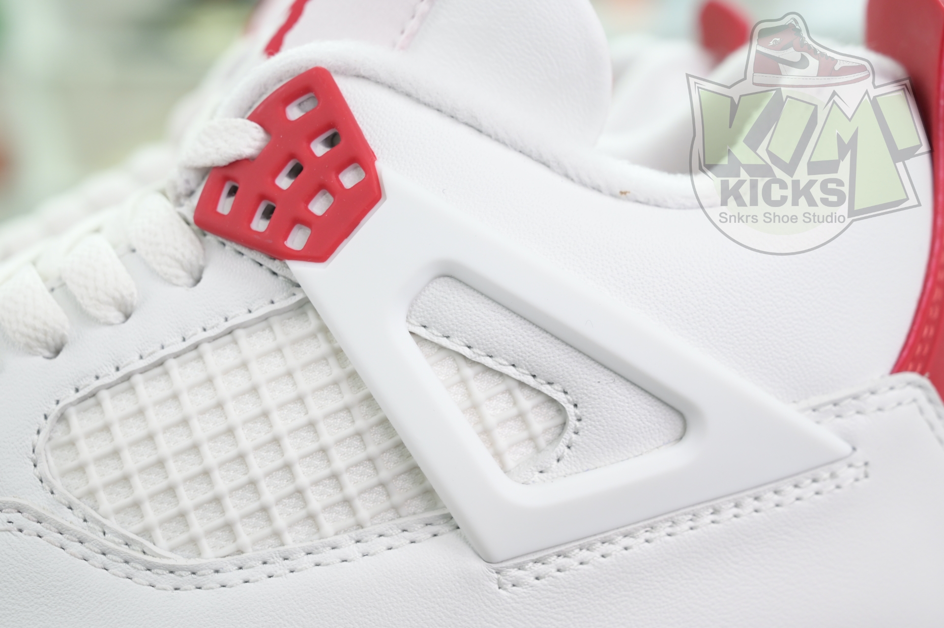 Nike SB x Jordan Air Jordan4“Varsity Red”