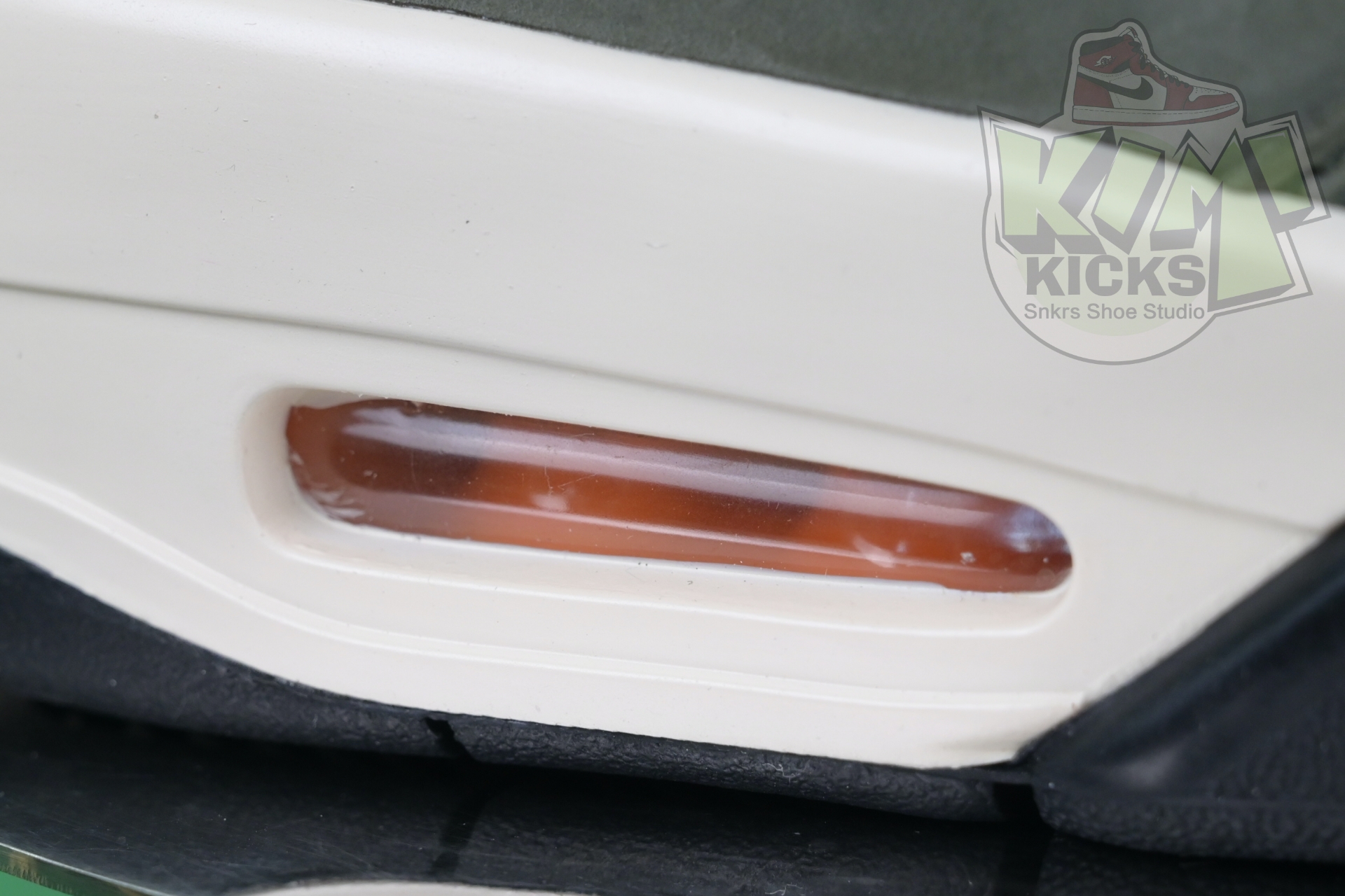 UNDEFEATED x Jordan Air Jordan 4  B1519-200