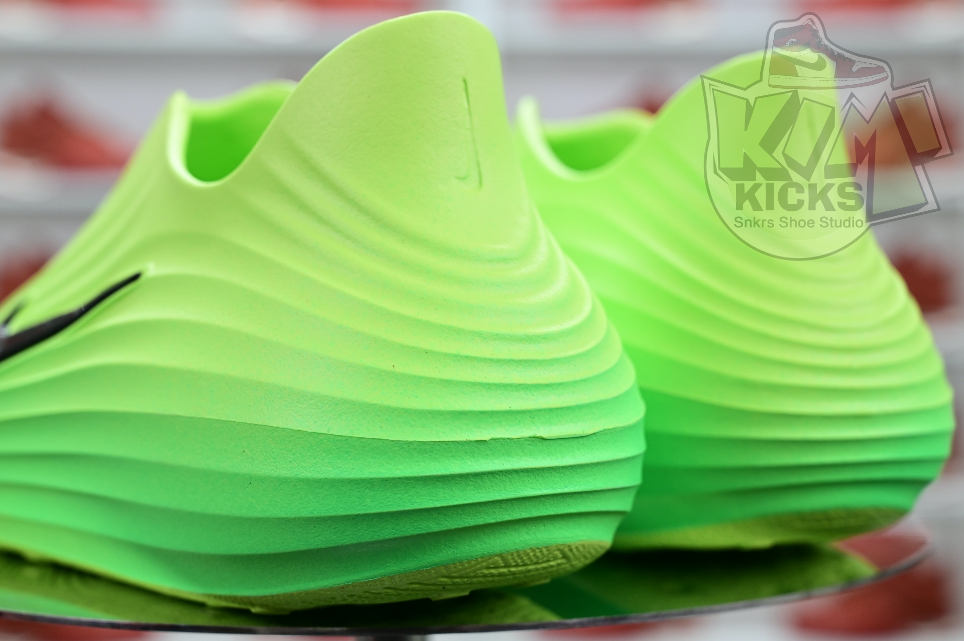 Nike ReactX Rejuven8 Green Strike  HV5060-300