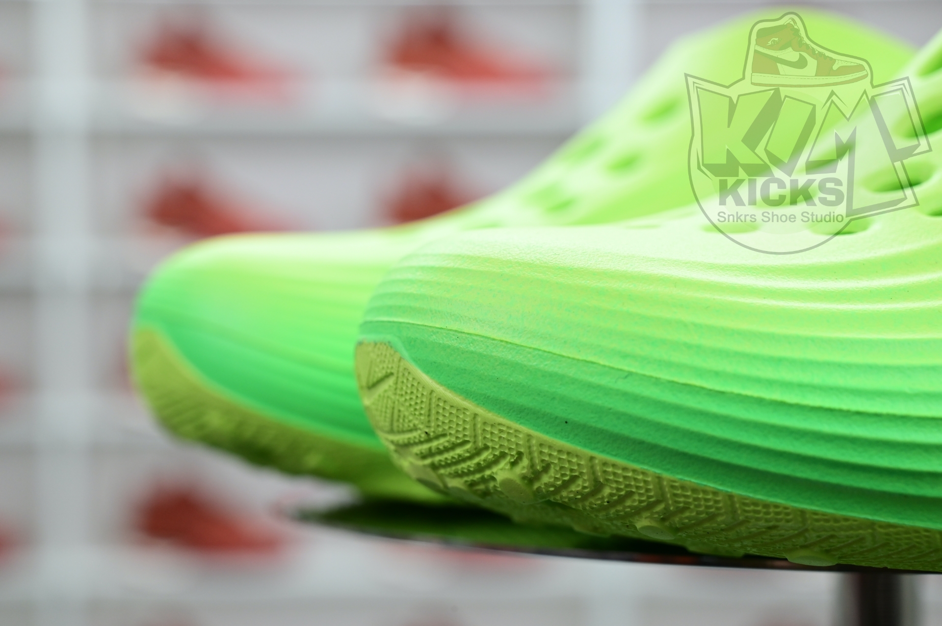 Nike ReactX Rejuven8 Green Strike  HV5060-300