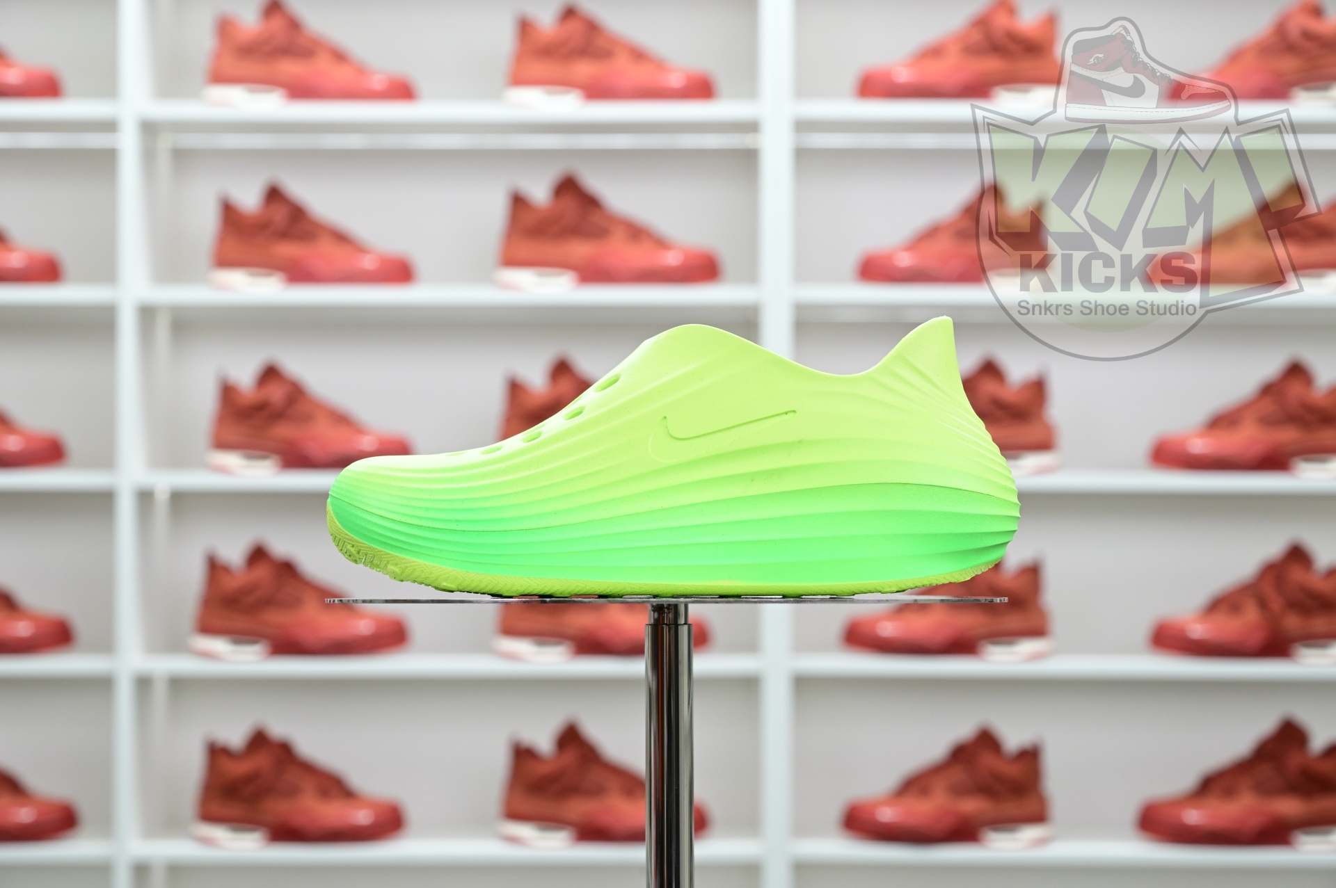 Nike ReactX Rejuven8 Green Strike  HV5060-300