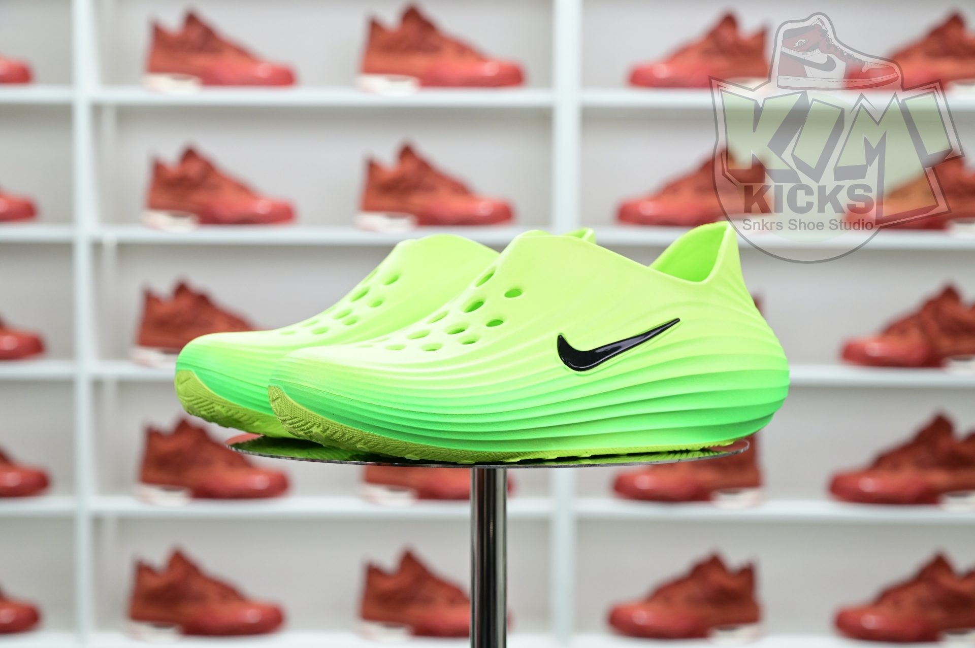 Nike ReactX Rejuven8 Green Strike  HV5060-300
