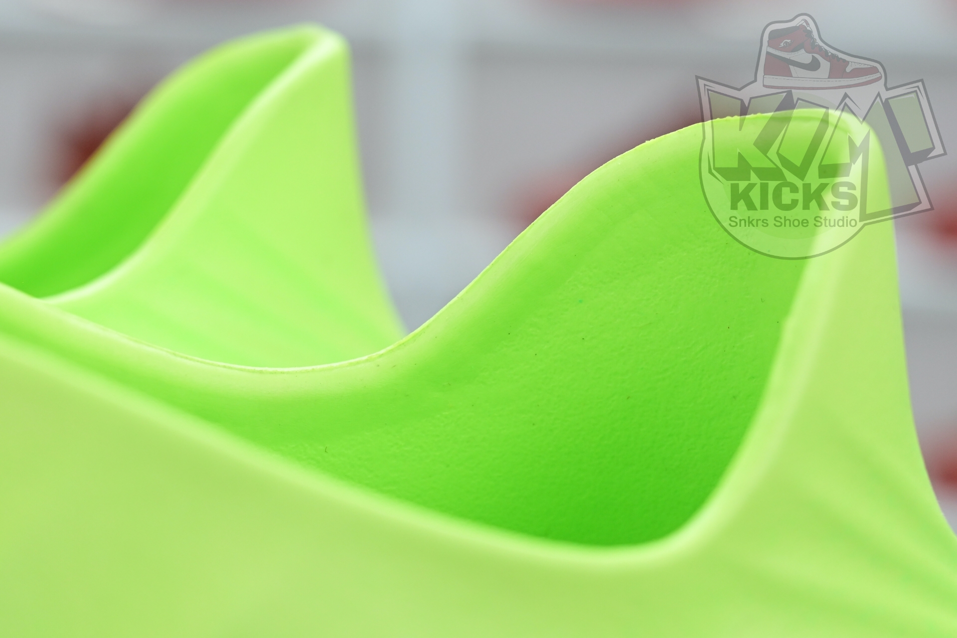 Nike ReactX Rejuven8 Green Strike  HV5060-300