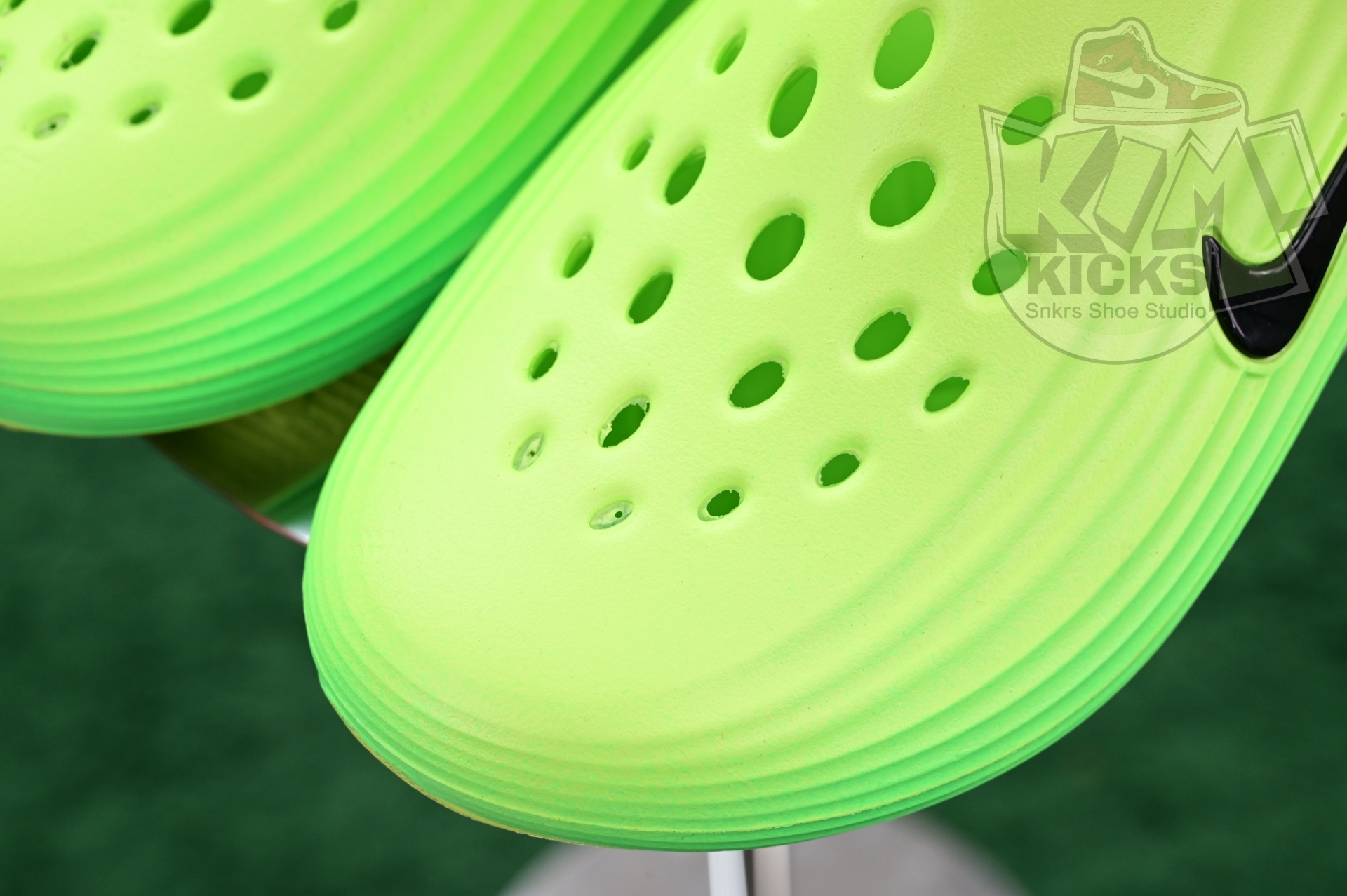 Nike ReactX Rejuven8 Green Strike  HV5060-300