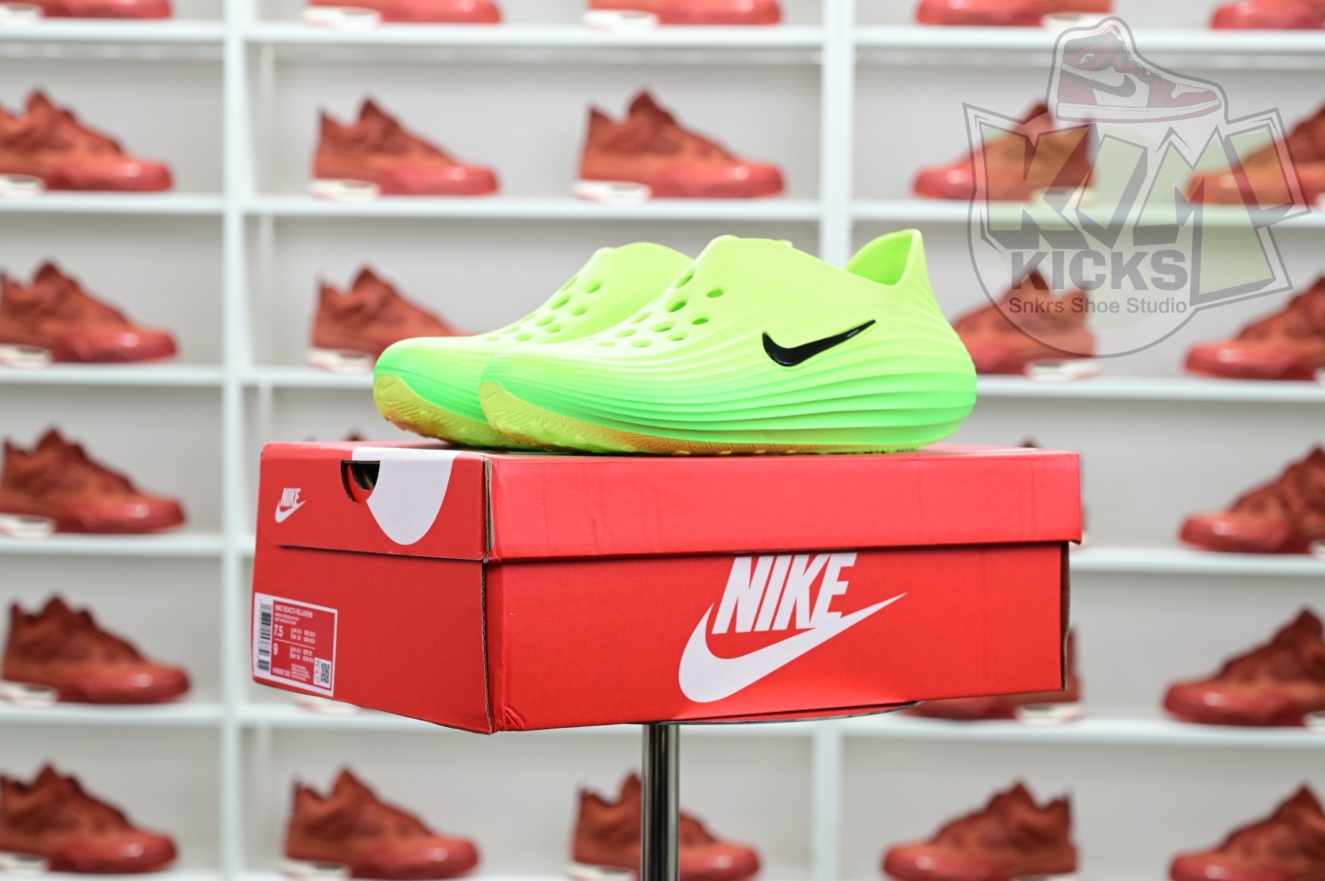 Nike ReactX Rejuven8 Green Strike  HV5060-300