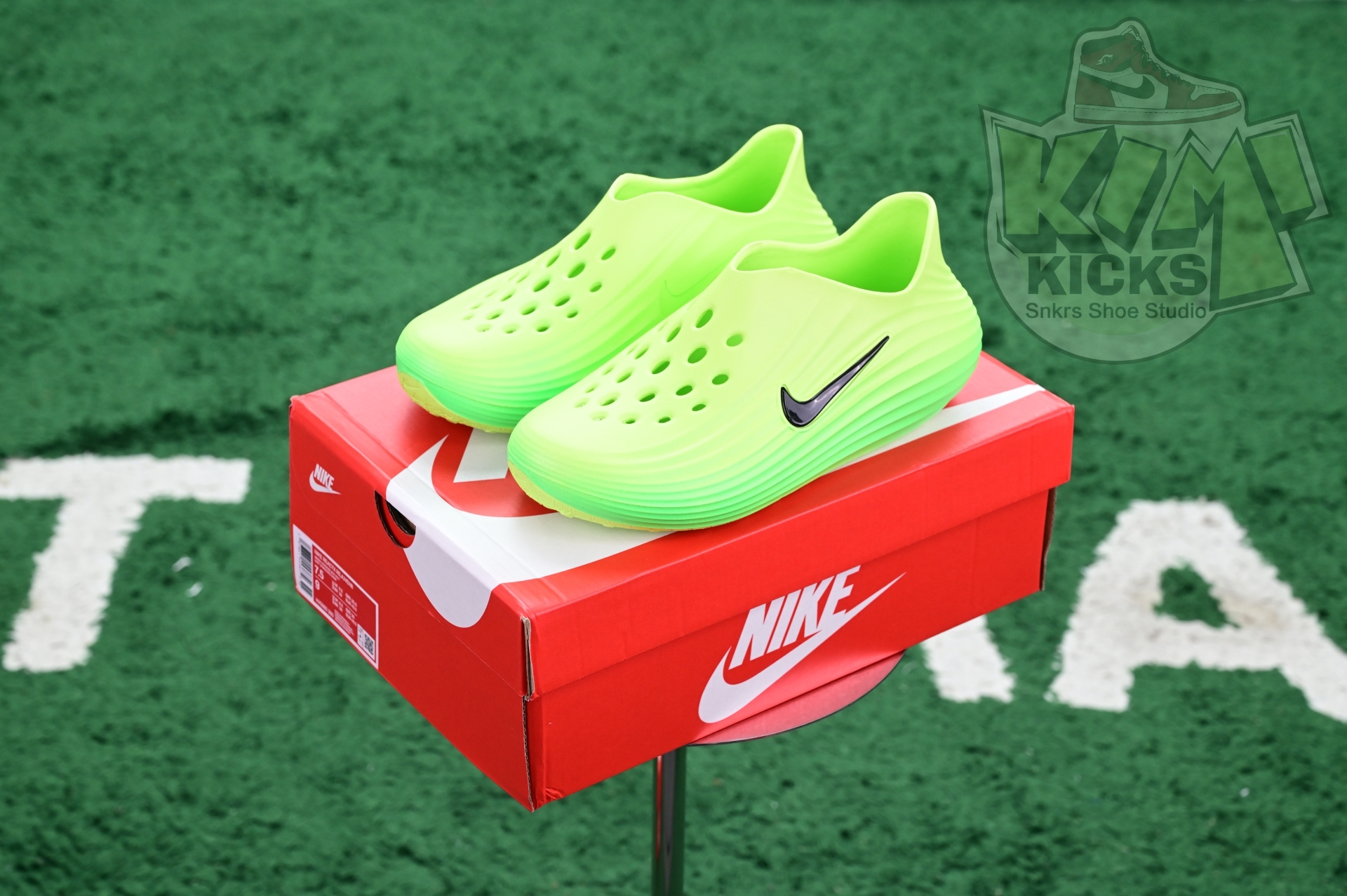 Nike ReactX Rejuven8 Green Strike  HV5060-300