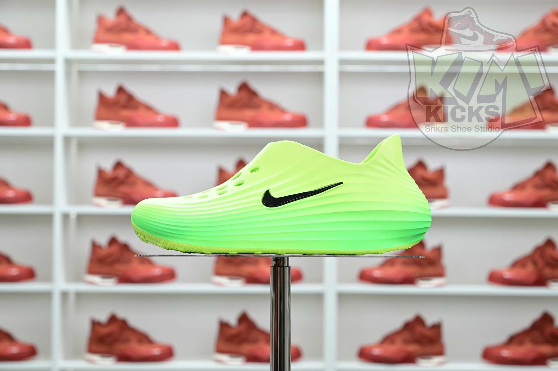 Nike ReactX Rejuven8 Green Strike  HV5060-300