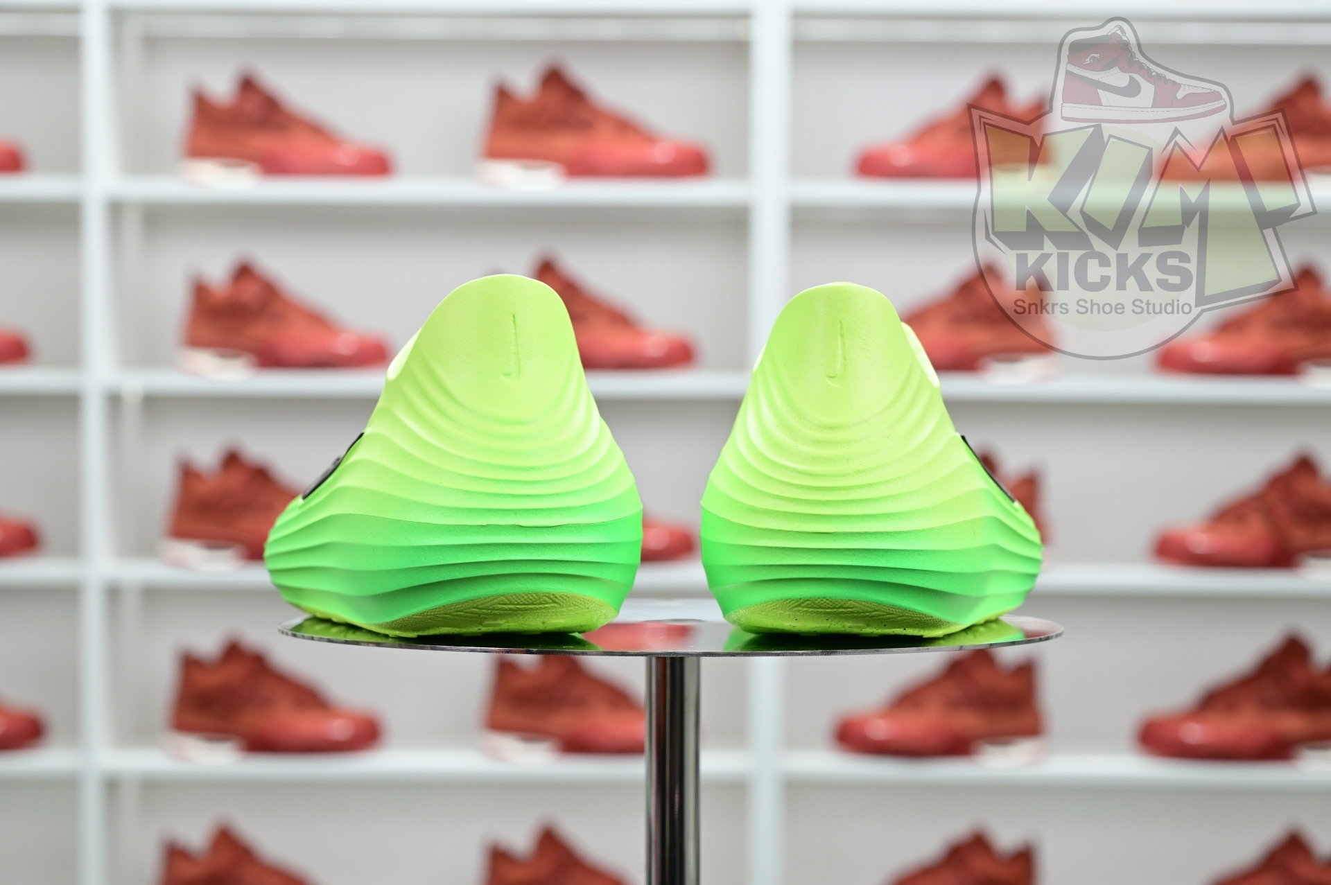 Nike ReactX Rejuven8 Green Strike  HV5060-300