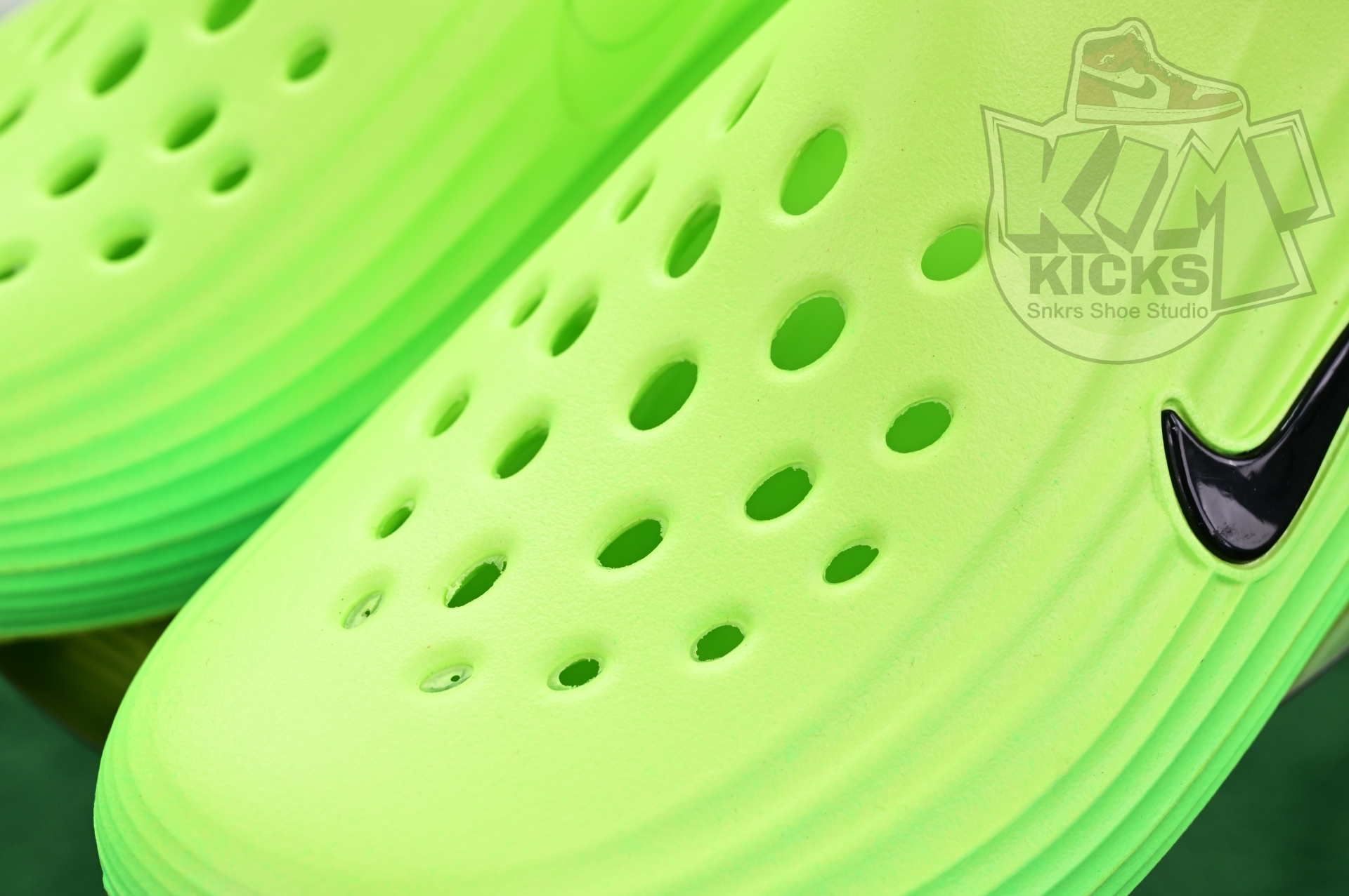 Nike ReactX Rejuven8 Green Strike  HV5060-300