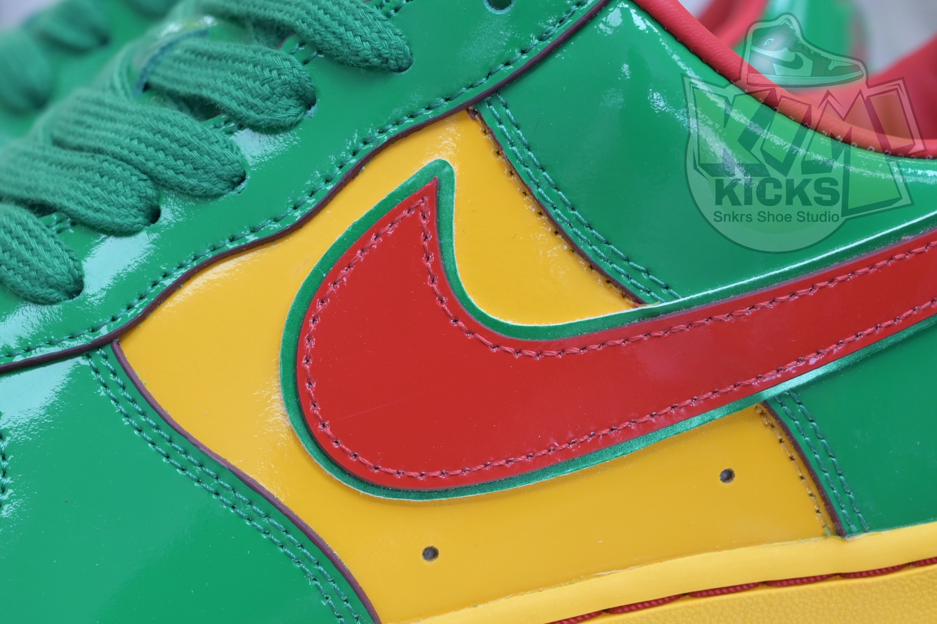 Nike Air Force 1 IH4383-300