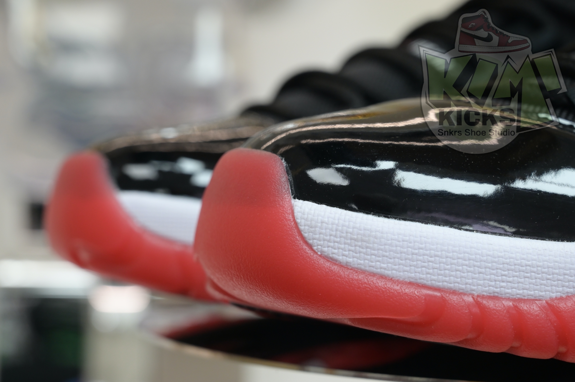 Air Jordan 11 Low“Bred” FV5104-006