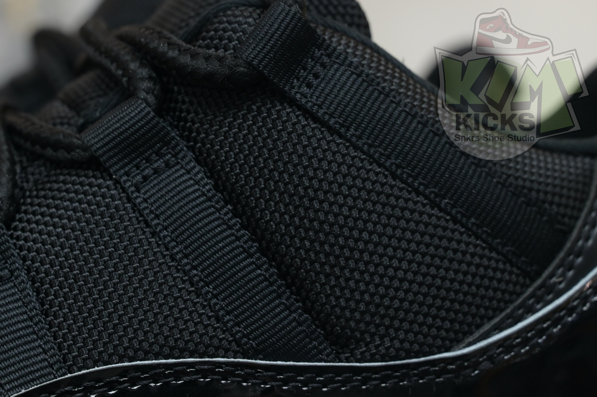 Air Jordan 11 Low“Bred” FV5104-006