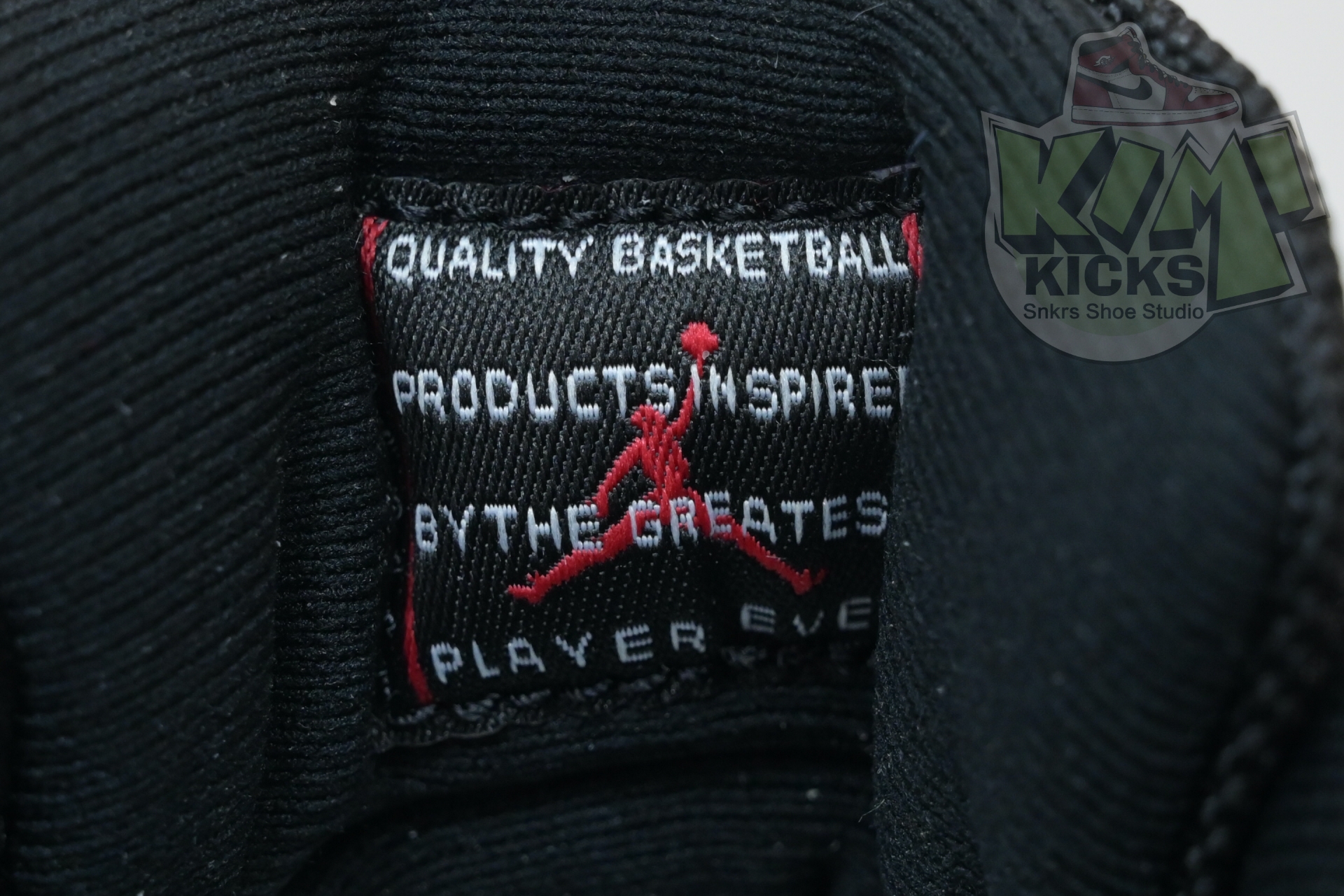 Air Jordan 11 Low“Bred” FV5104-006