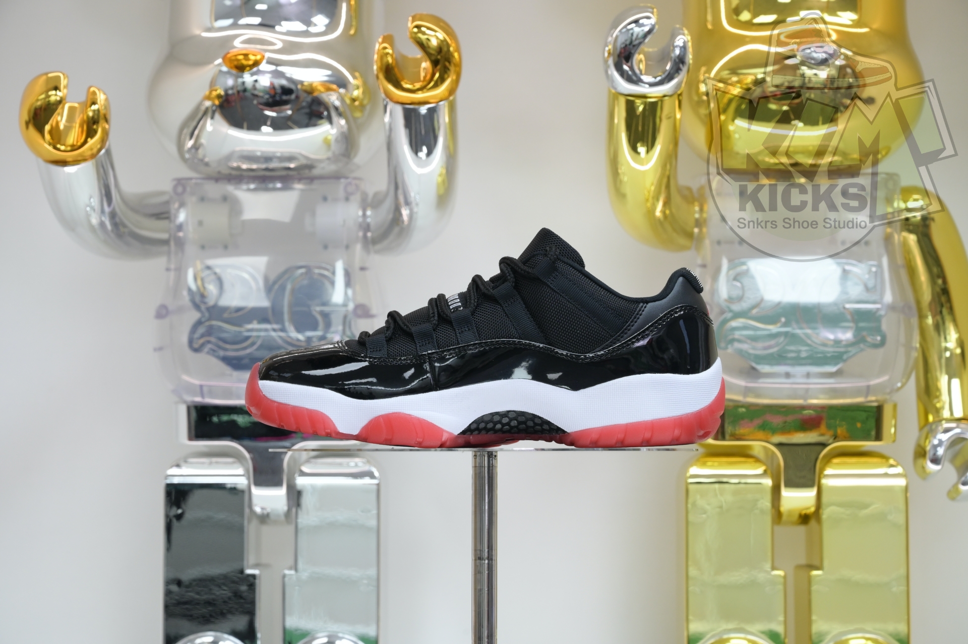 Air Jordan 11 Low“Bred” FV5104-006