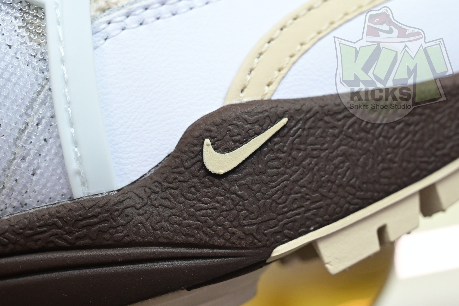 Travis Scott x Nike ZOOM Field JAXX“White/ Light Chocolate”HQ3073-100